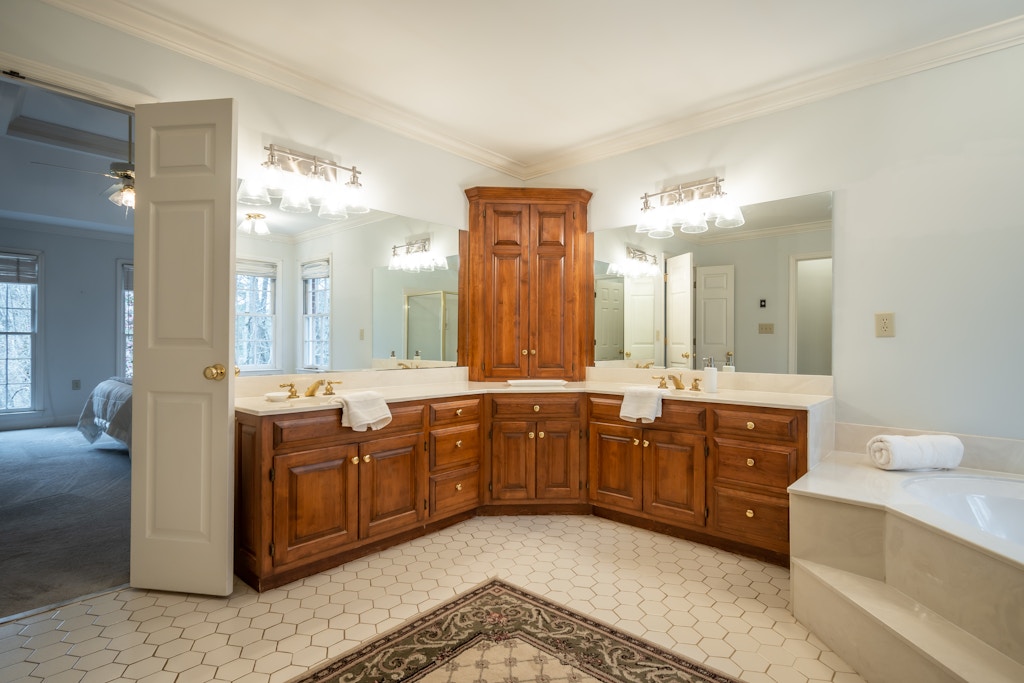 master bathroom 101 Branford Place Athens, GA 30606