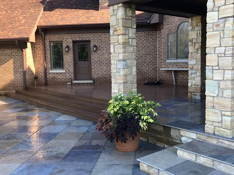 new-decking-construction-IL_seawal-company