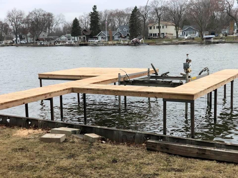 new dock and boat lift_by_seawall-company_IL