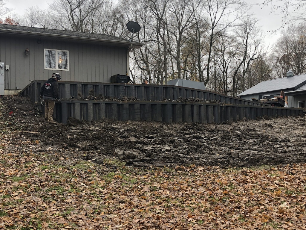 steel retaining wall_installation_Morris, IL.JPG