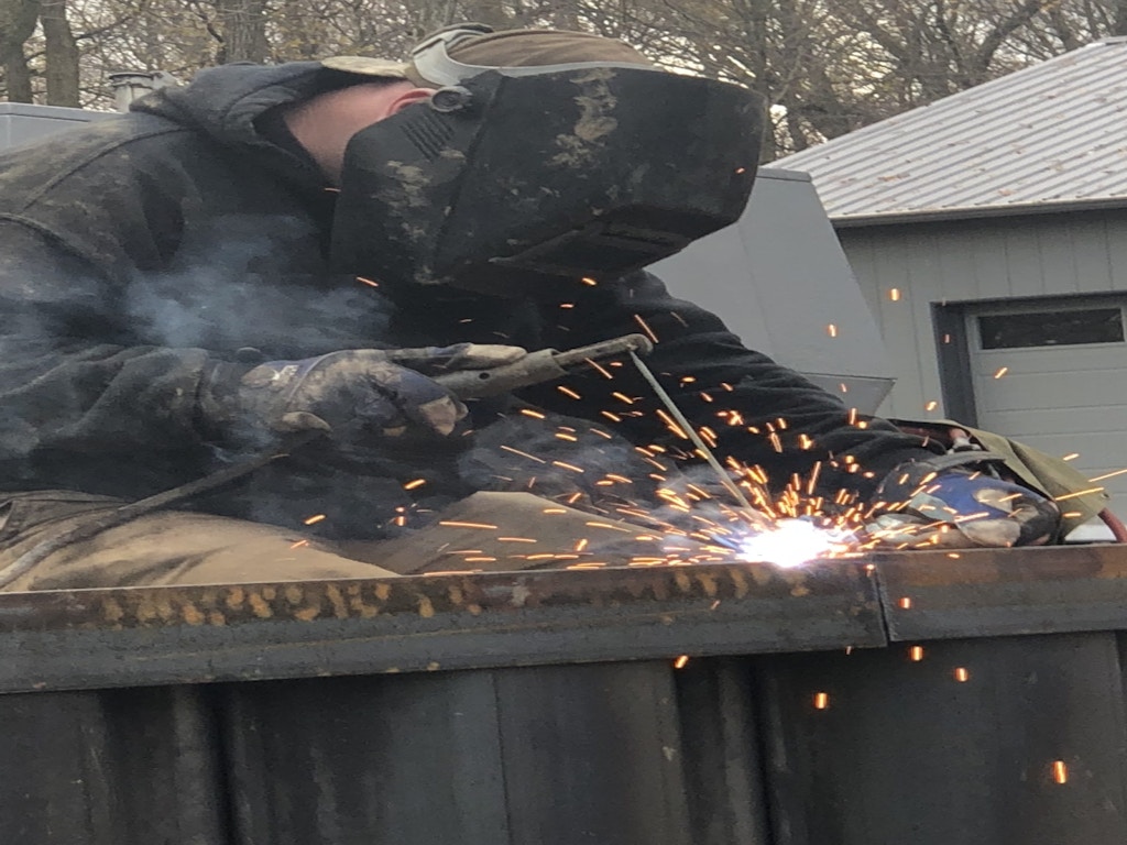 steel seawall installation welding-1_Morris, IL
