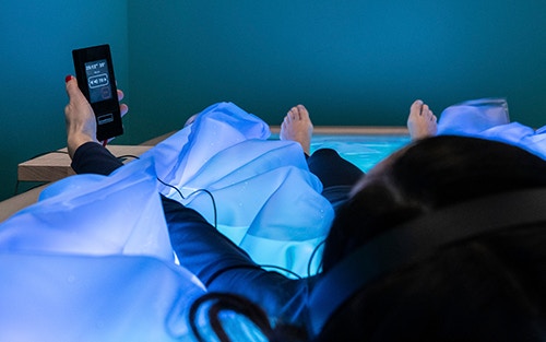 Dry floatation therapy with complete ambient control